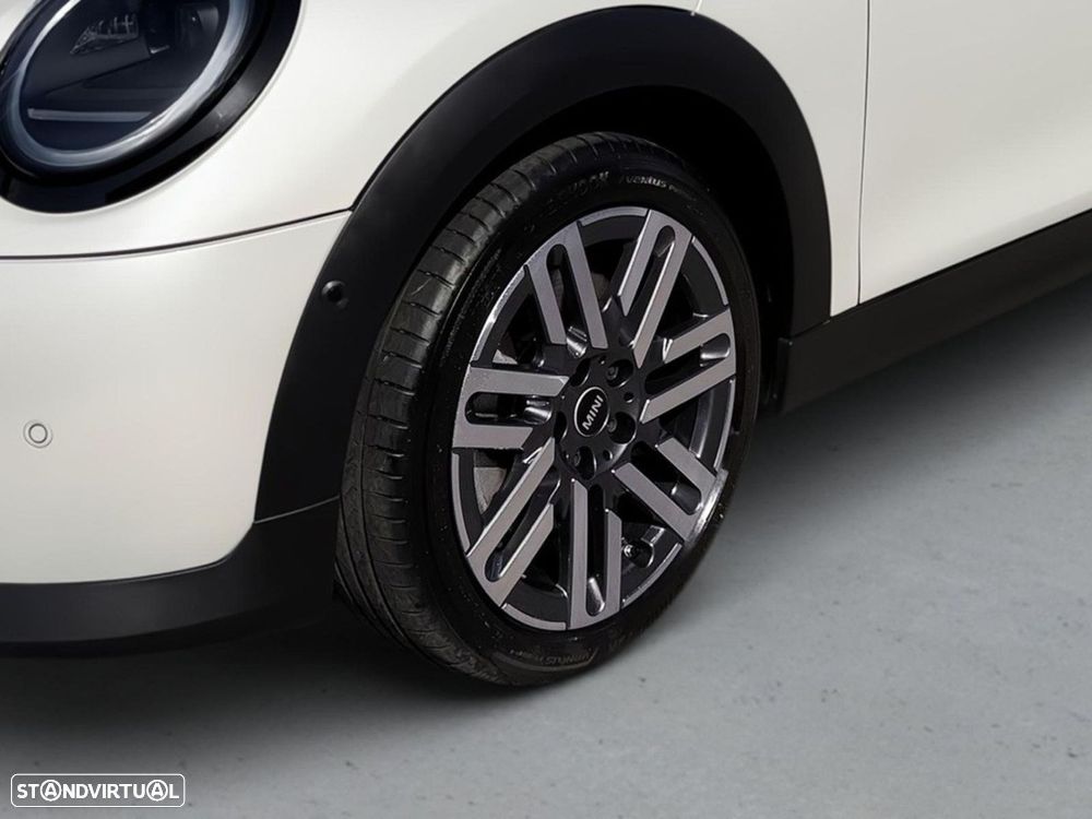 MINI 5 Portas Cooper Auto - 4