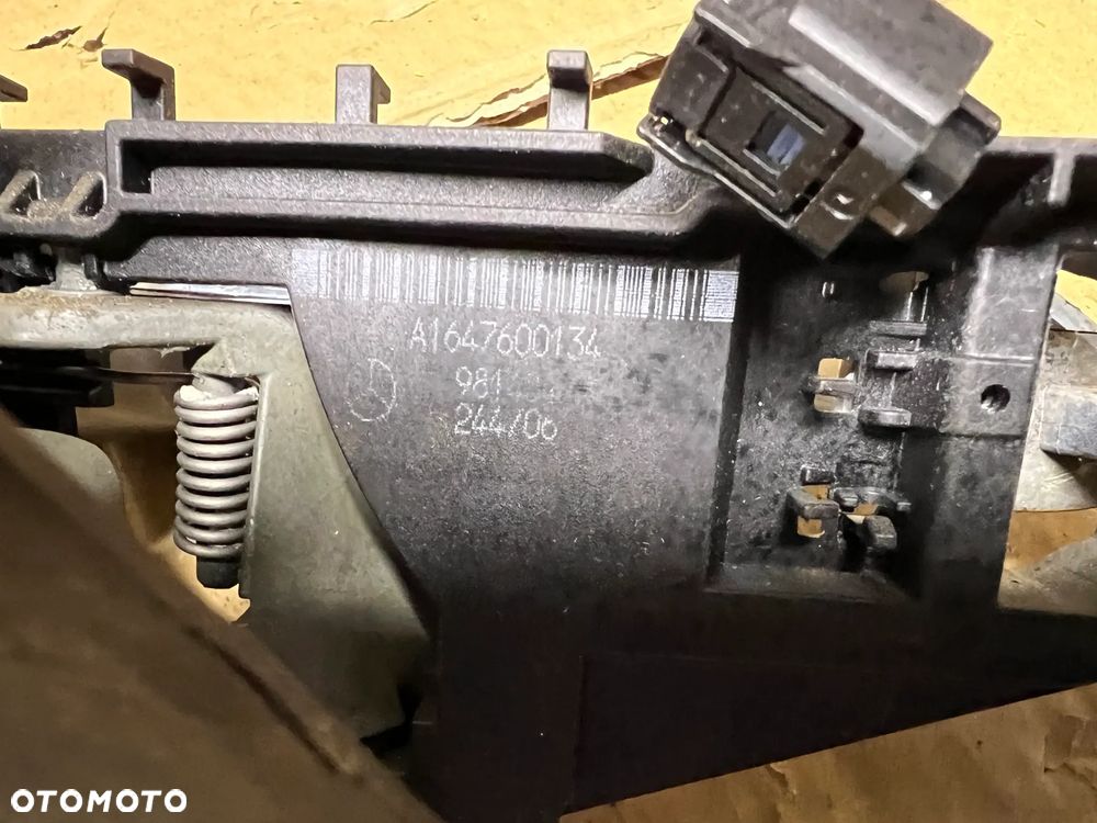 Klamka lewy przód przednia lewa Mercedes ML W164 A1647600134 - 5