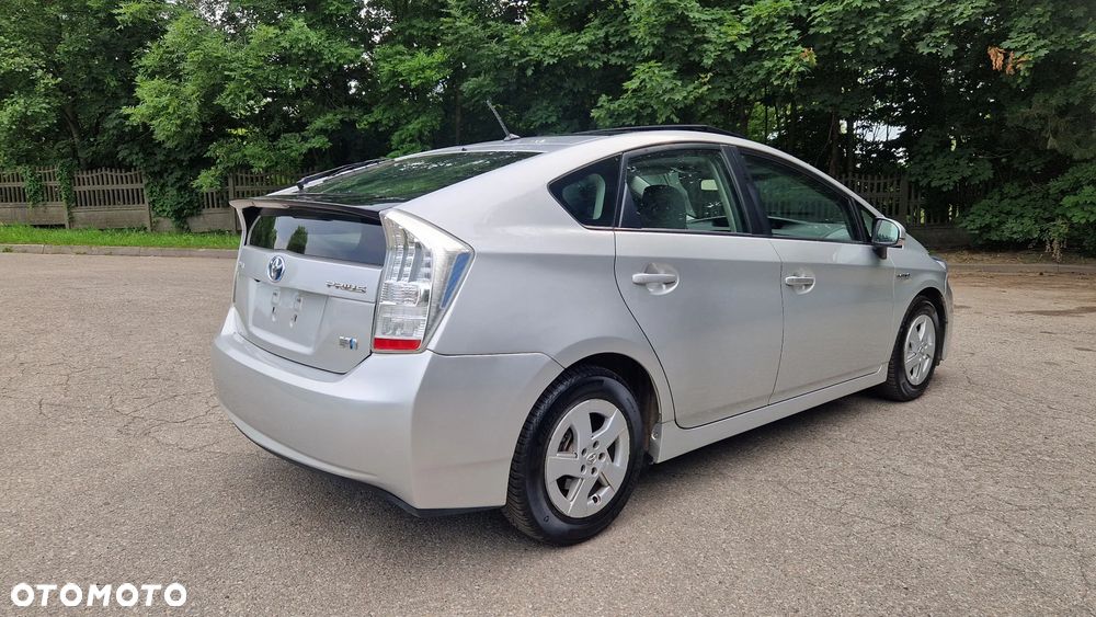 Toyota Prius (Hybrid) Executive - 4