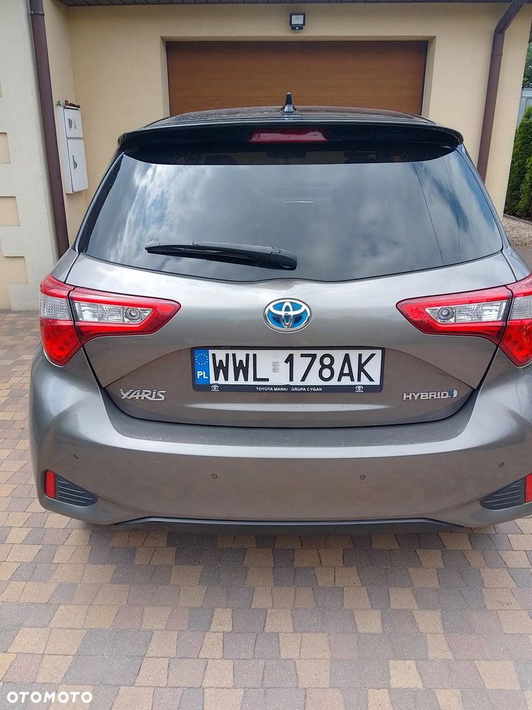 Toyota Yaris Hybrid 100 Selection Platinum - 9
