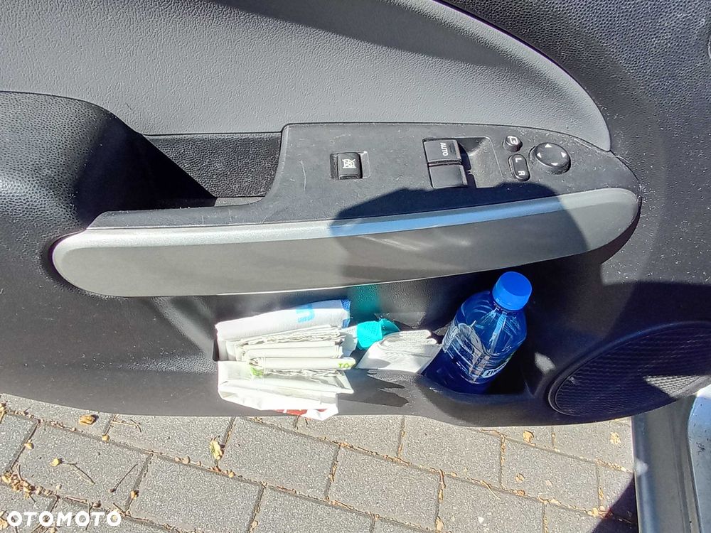 Mazda 2 - 4