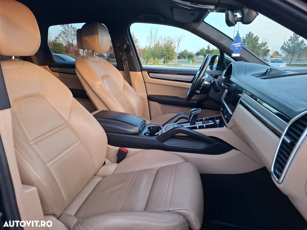 Porsche Cayenne Tiptronic S - 15