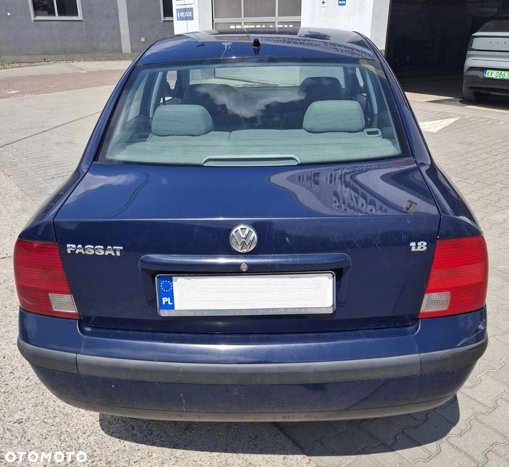 Volkswagen Passat 1.8 - 2