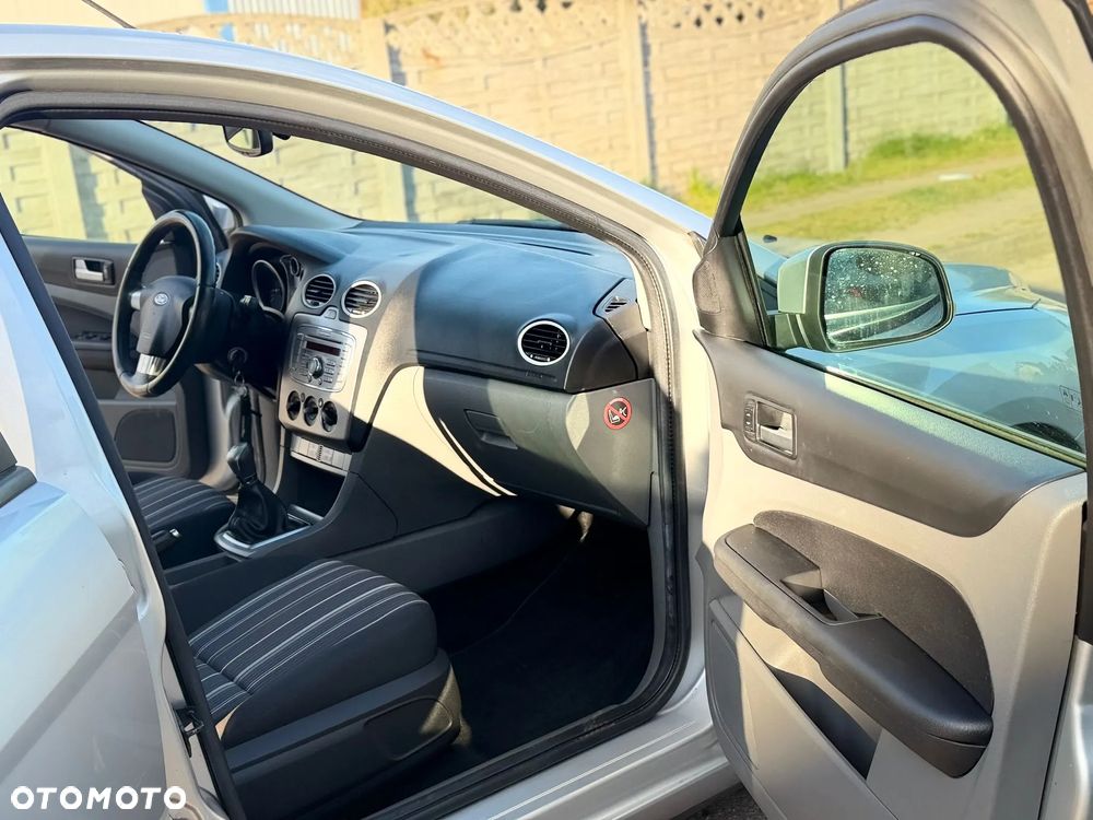 Ford Focus 1.6 16V Style - 35