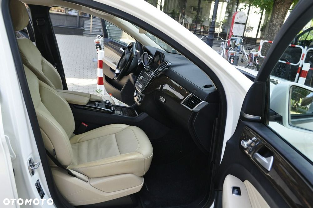 Mercedes-Benz GLE - 16