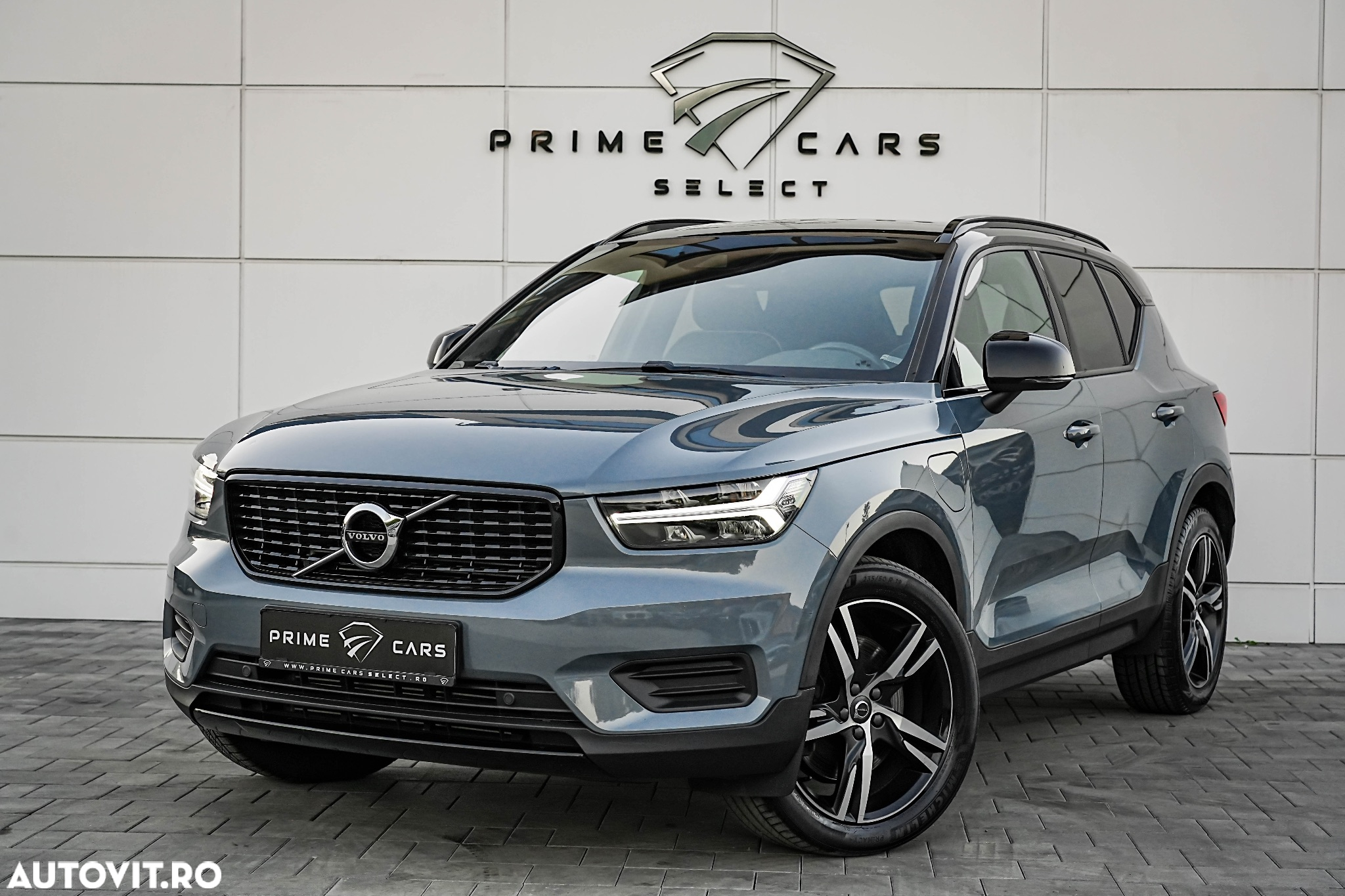 Volvo XC 40 Recharge T5 Twin Engine AT7 R-Design - 2