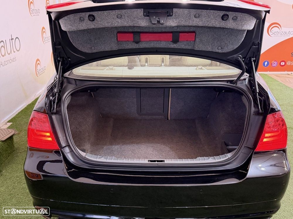 BMW 320 d Line Sport - 15