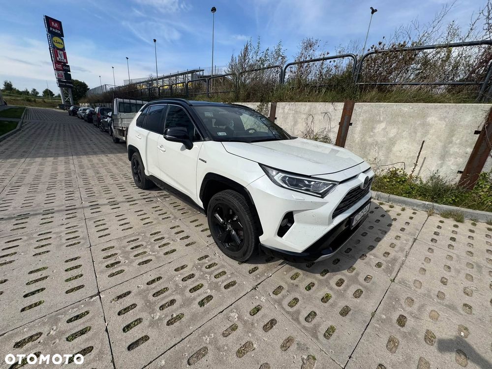 Toyota RAV4 - 1