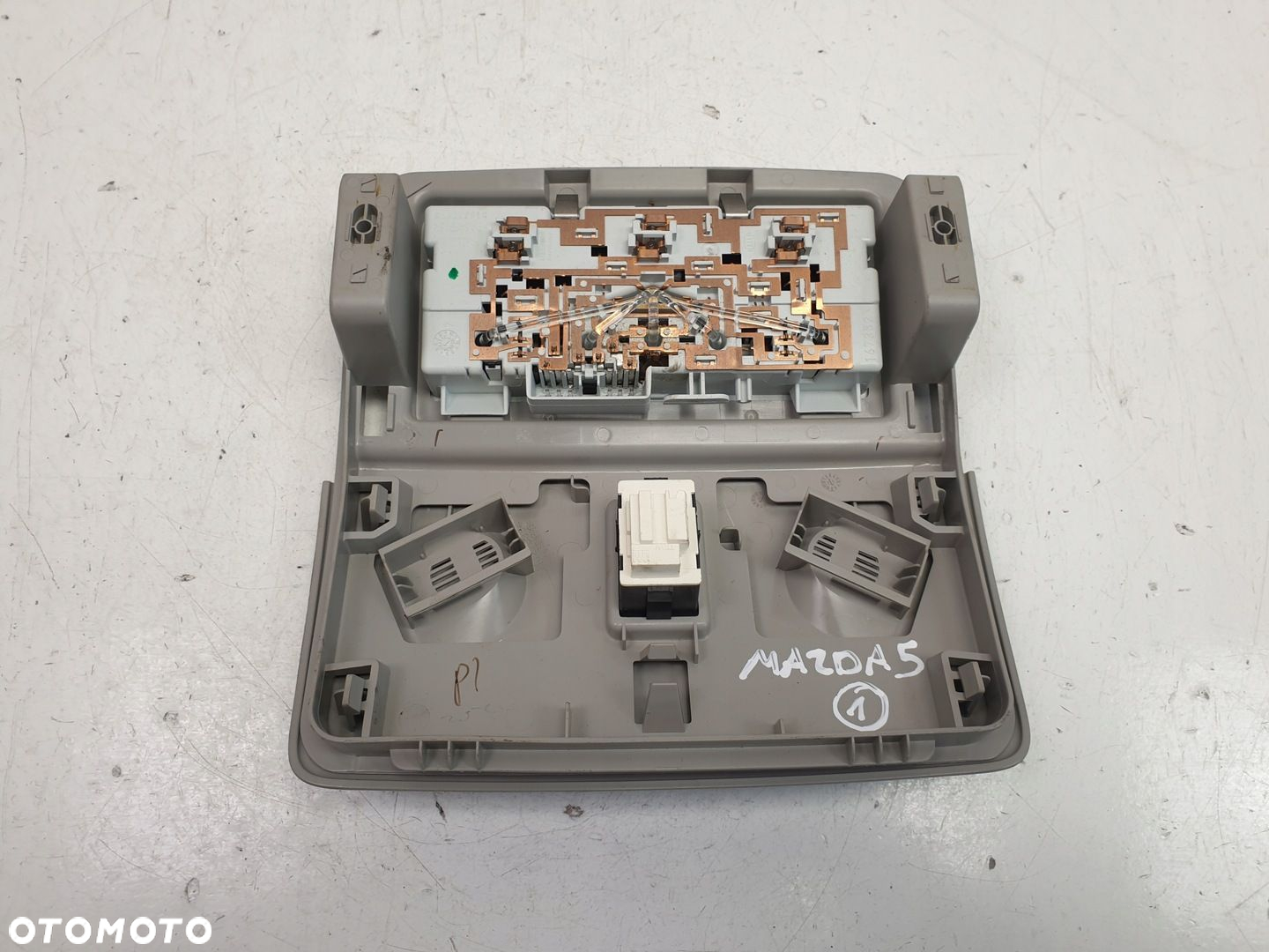 Opel Meriva II B LAMPKA OŚWIETLENIA KABINY - 2