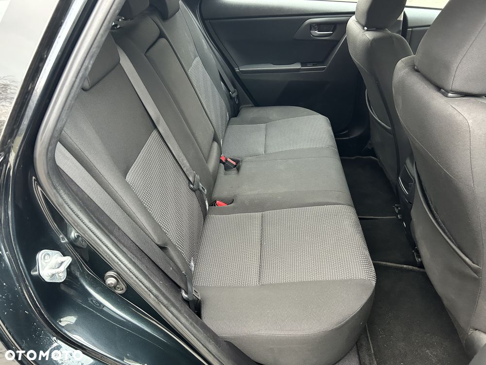Toyota Auris - 16