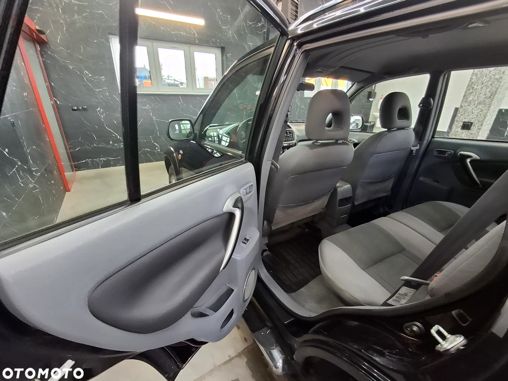 Toyota RAV4 2.0 D-4D 4x4 - 19