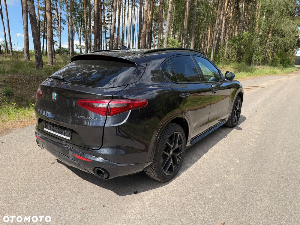 Alfa Romeo Stelvio - 6