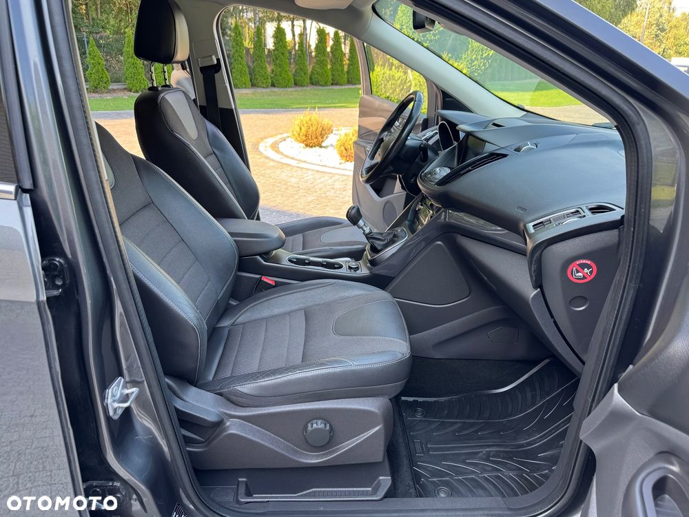 Ford Kuga 2.0 TDCi 2x4 Titanium - 31