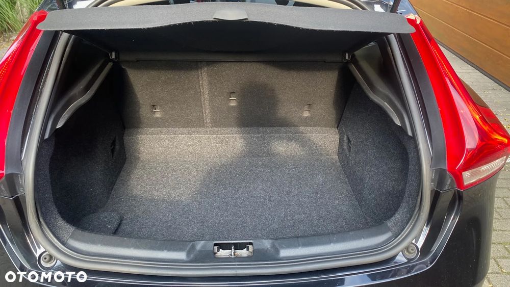 Volvo V40 D3 Momentum - 17