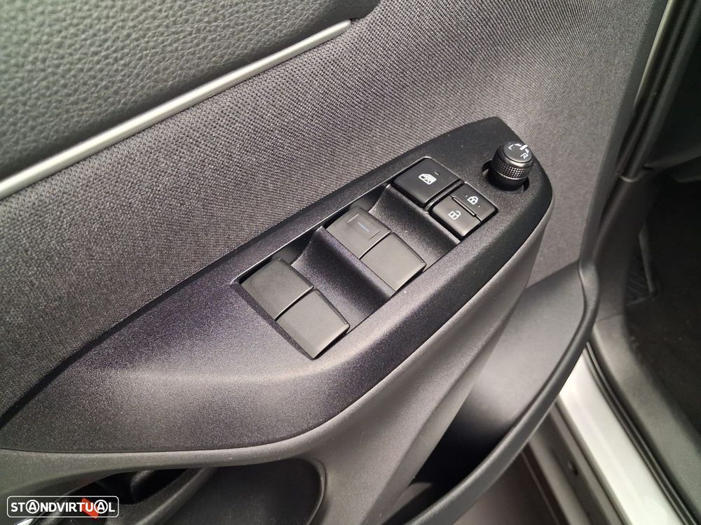 Toyota Yaris Cross 1.5 HDF Comfort Plus - 35