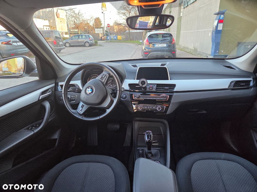 BMW X1 sDrive18i - 9