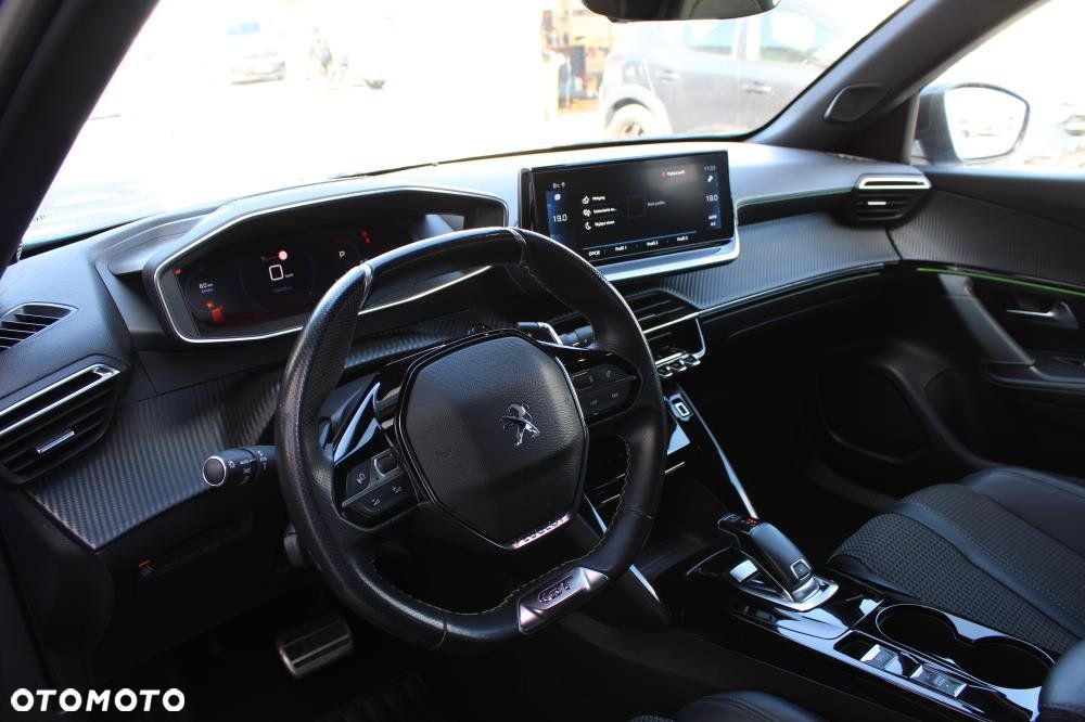Peugeot 2008 - 12