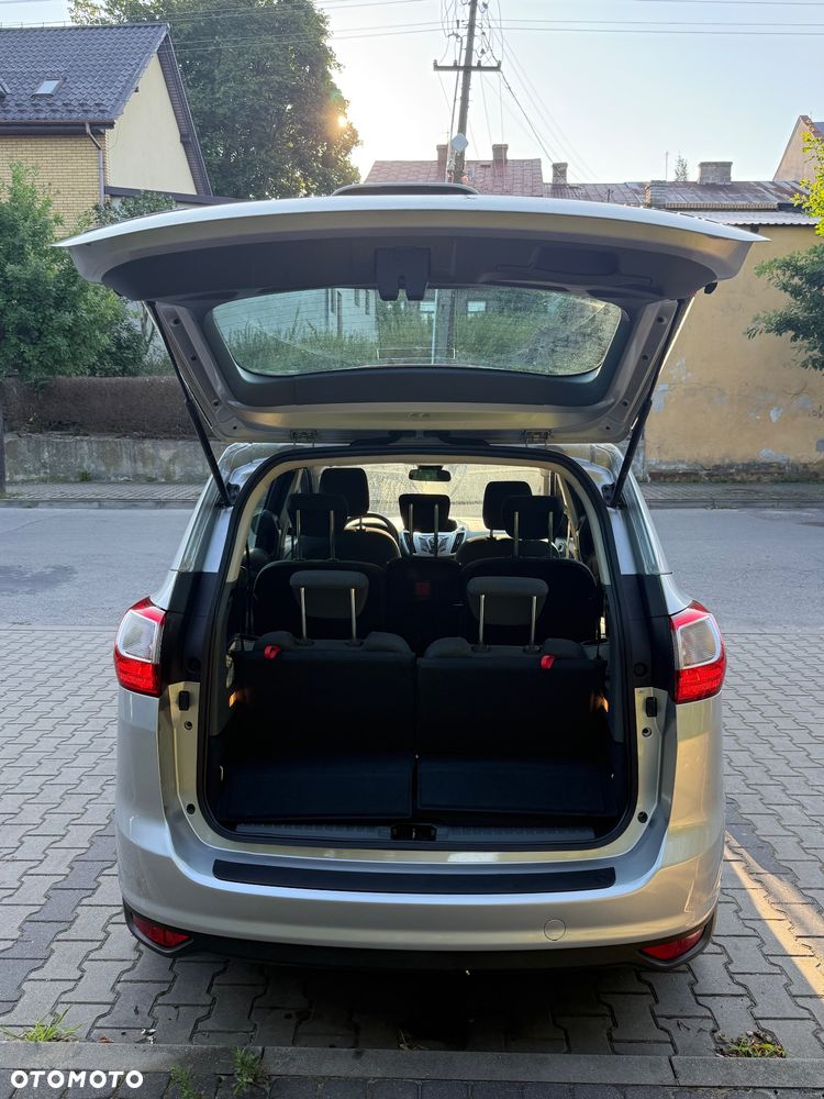 Ford Grand C-MAX - 12