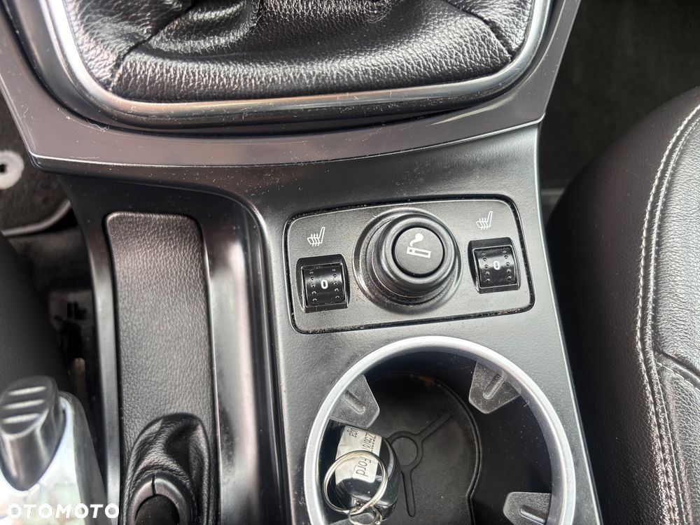 Ford Kuga 2.0 TDCi 2x4 Titanium - 20