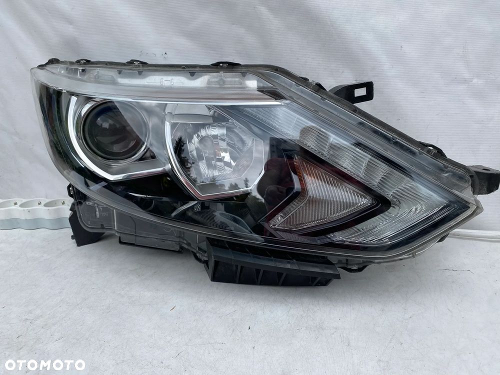 lampa qashqai II przed liftem z led EU prawa cała - 1