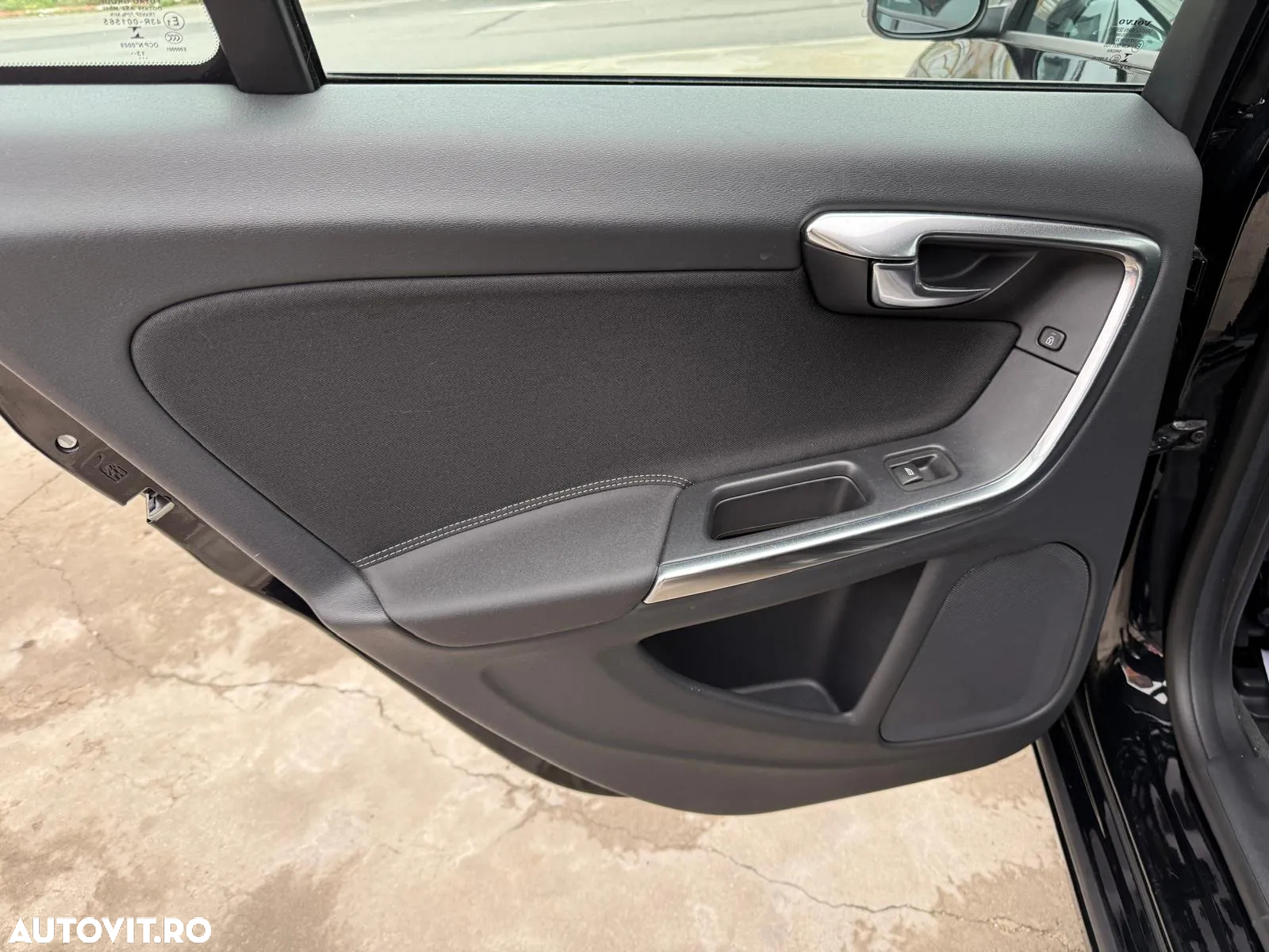 Volvo V60 D3 Geartronic Kinetic - 38