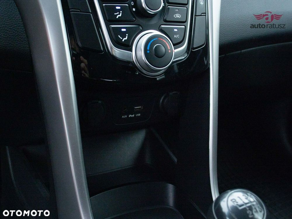 Hyundai i30 - 23