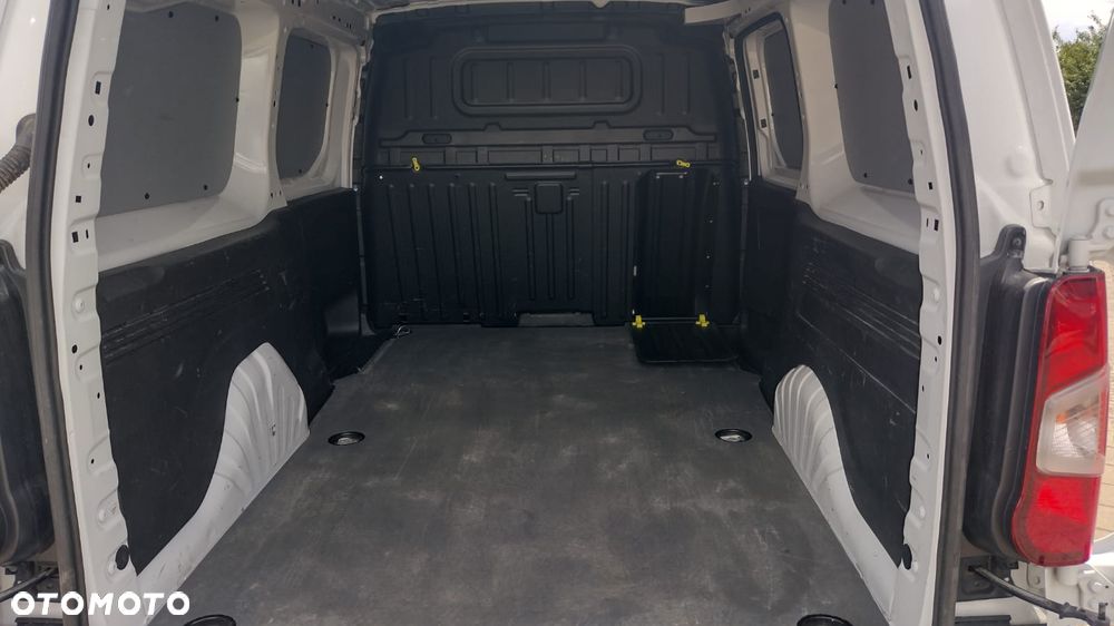 Toyota PROACE CITY L2H1 Krajowy 3 Osoby mały przebieg - 9