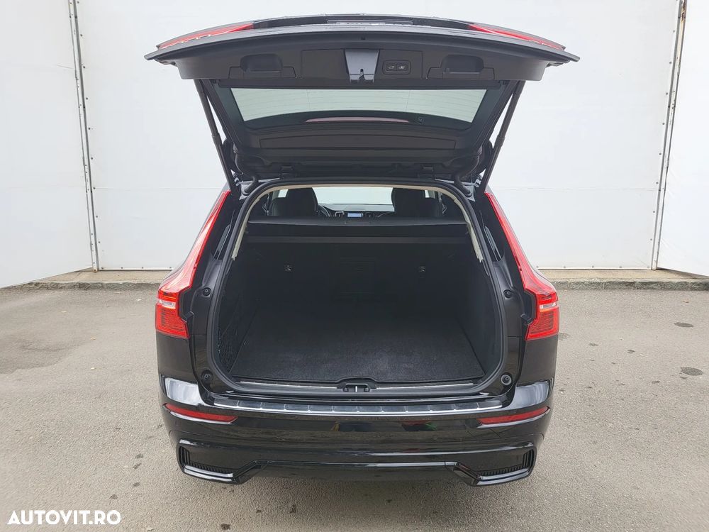 Volvo XC 60 B5 AT AWD MHEV Plus Dark - 27