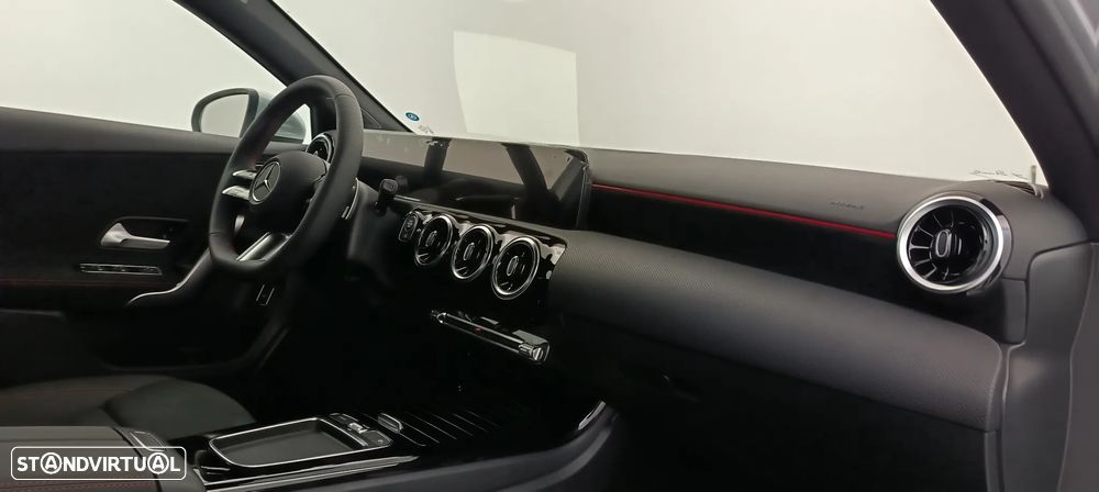 Mercedes-Benz A 200 Limousine Standard - 21