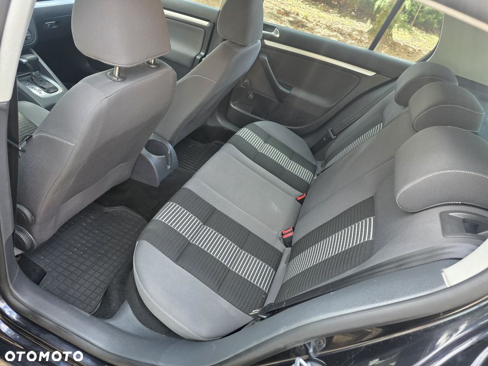 Volkswagen Golf 1.6 Automatik United - 4