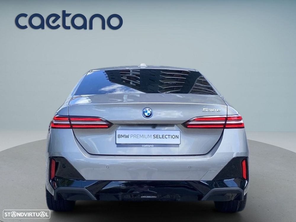 BMW 530 e Pack Desportivo M - 24