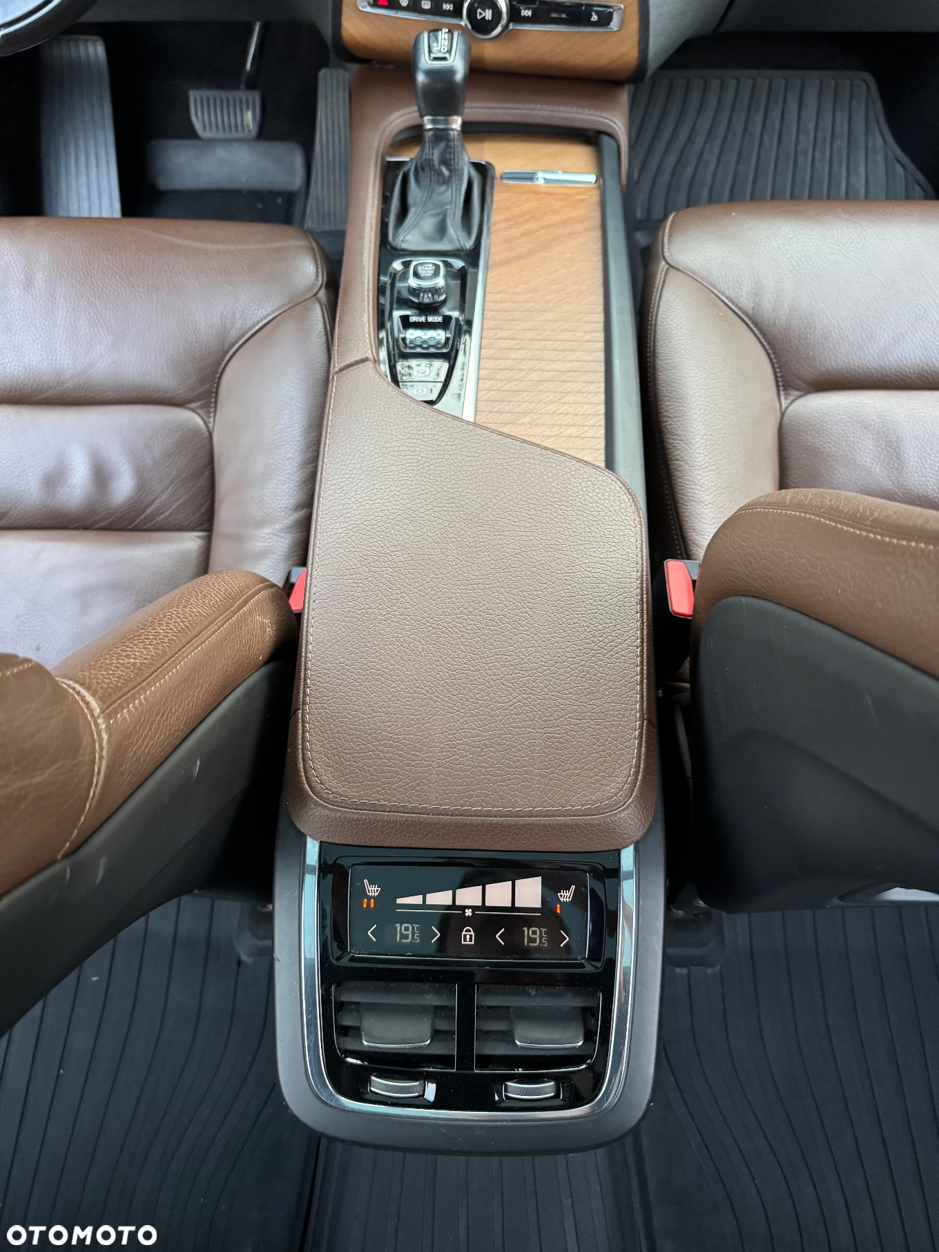 Volvo XC 90 T6 AWD Geartronic Momentum - 12