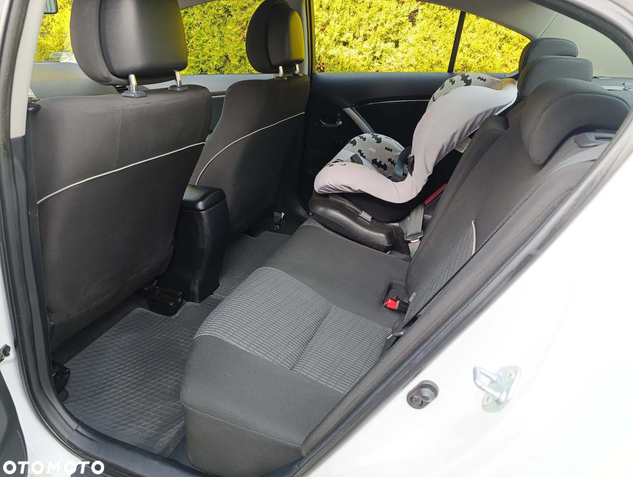 Toyota Avensis 2.0 D-4D Active - 14