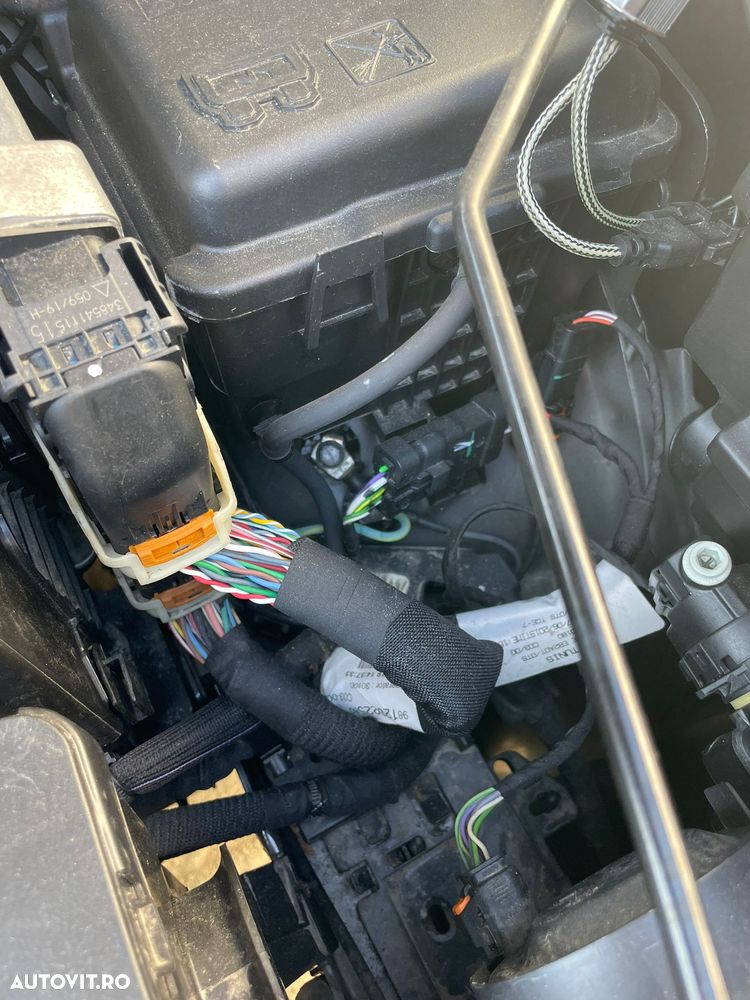 Peugeot 2008 1.2 PureTech Turbo S&S Allure - 15