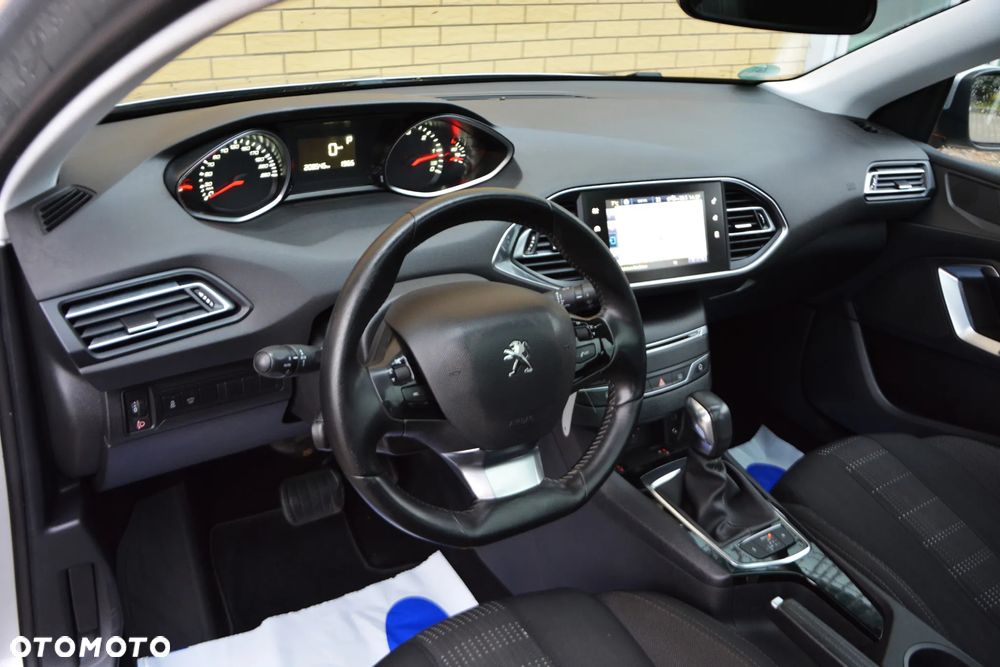 Peugeot 308 BlueHDi FAP 120 EAT6 Stop&Start Allure - 27