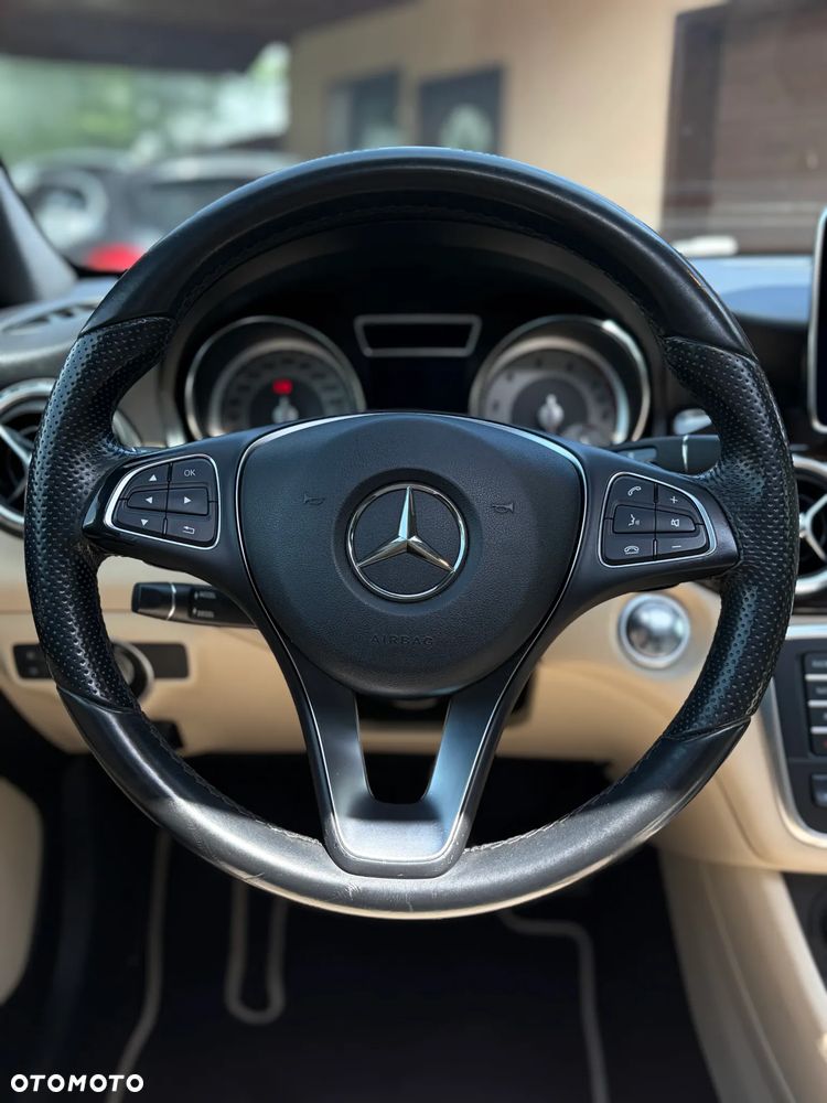 Mercedes-Benz GLA 250 4Matic 7G-DCT Urban - 17