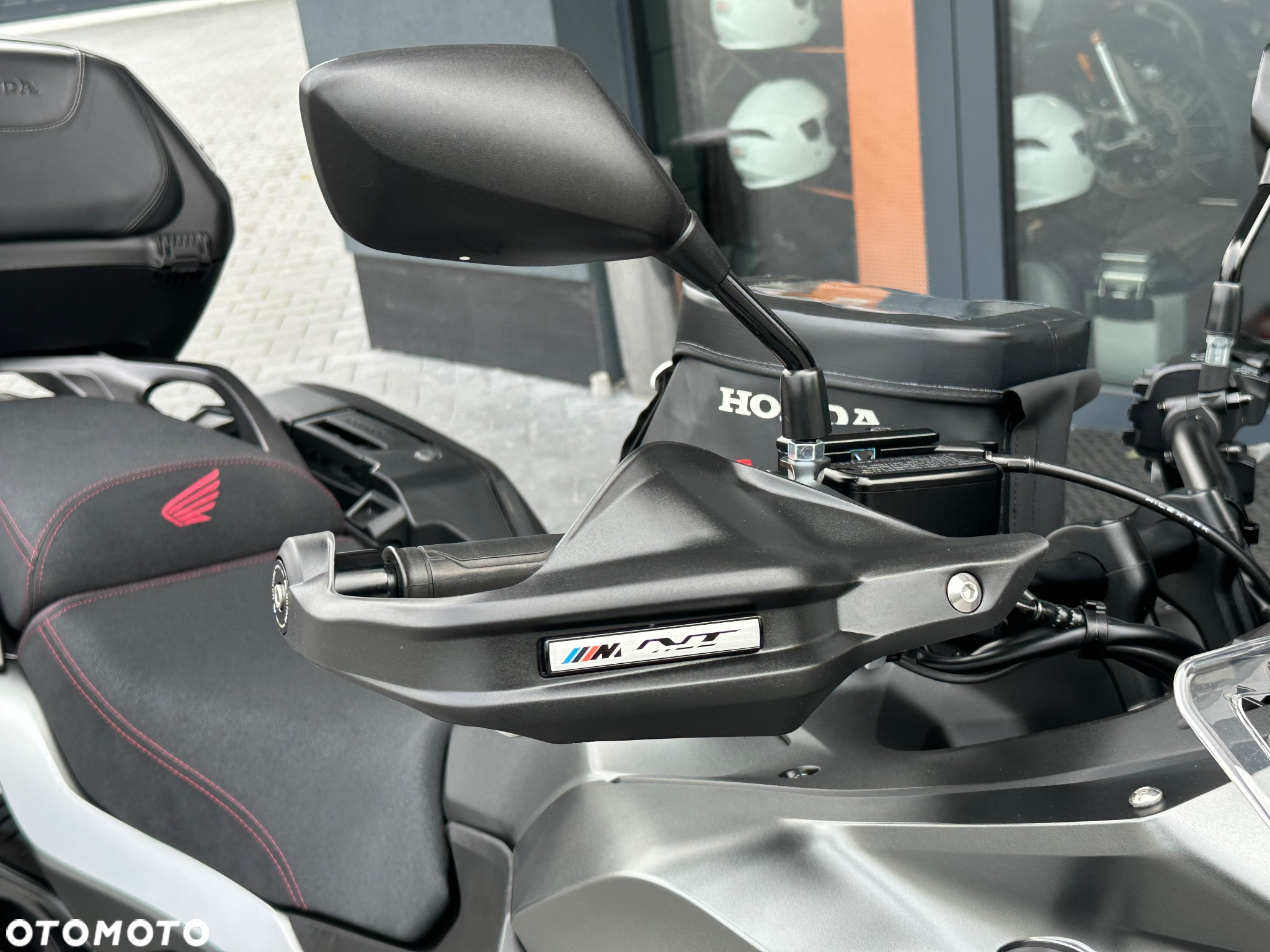 Honda NT - 17