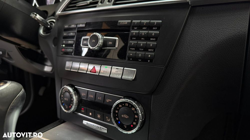 Mercedes-Benz C 180 CDI DPF (BlueEFFICIENCY) Avantgarde - 22