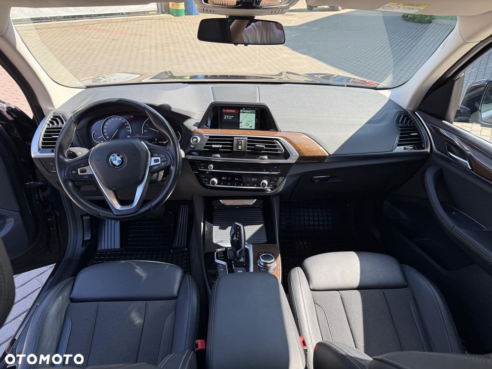 BMW X3 xDrive20i Advantage - 10