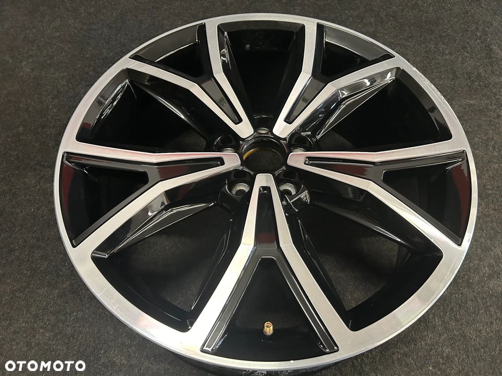 Alufelga VW T-Cross 18 cali 5x100 1szt. 2GM601025F - 2