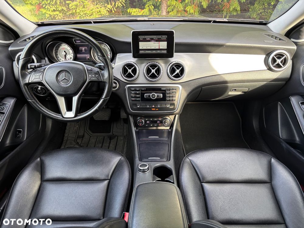 Mercedes-Benz GLA 250 7G-DCT - 18