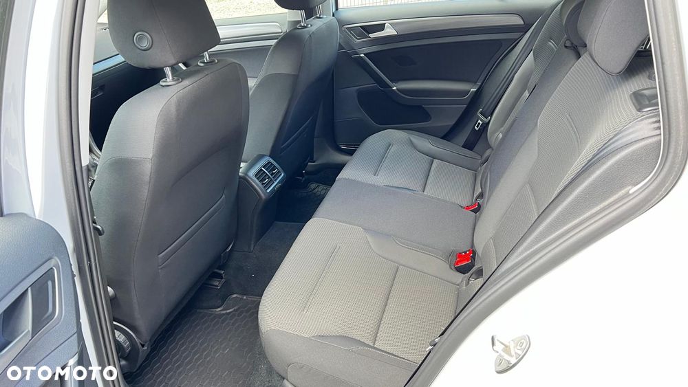 Volkswagen Golf 1.6 TDI BMT Comfortline - 28