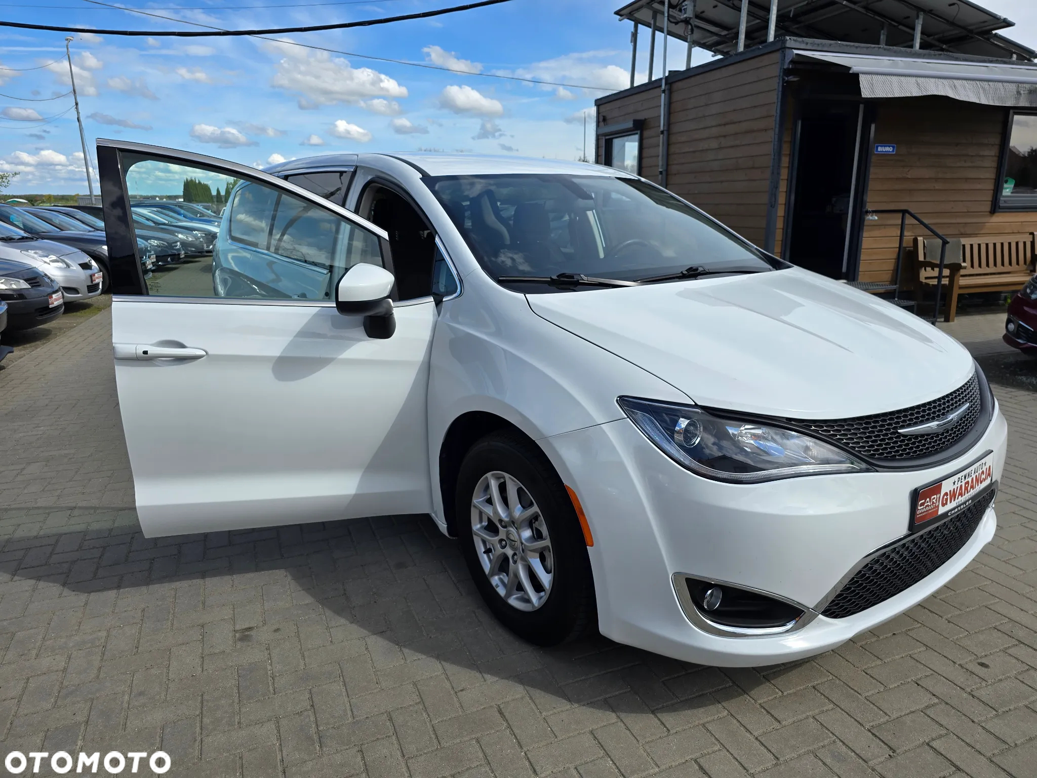 Chrysler Pacifica - 23