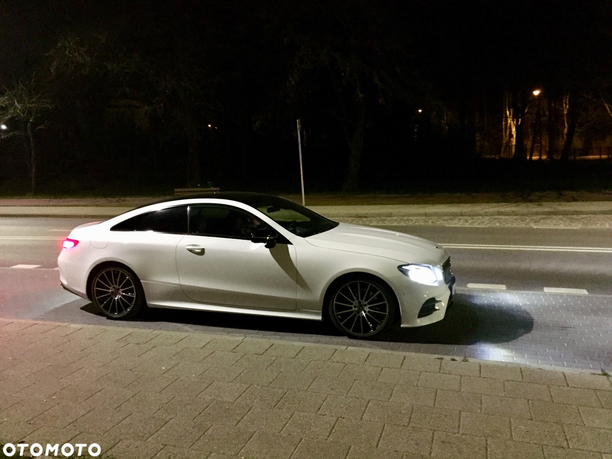 Mercedes-Benz Klasa E 200 Coupe 9G-TRONIC - 17