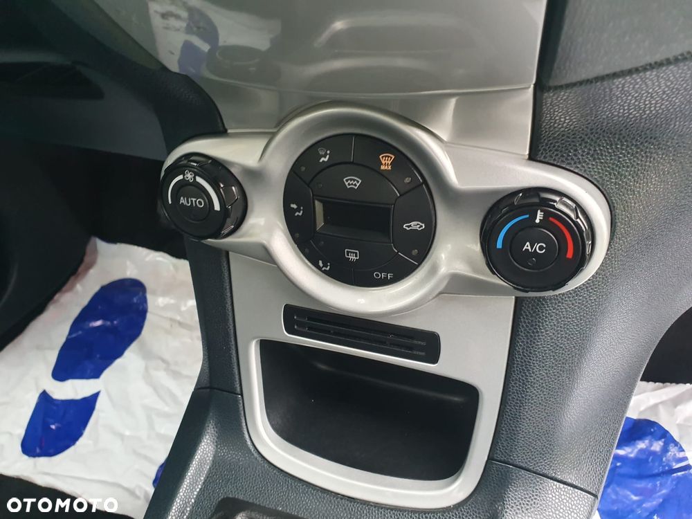 Ford Fiesta - 19