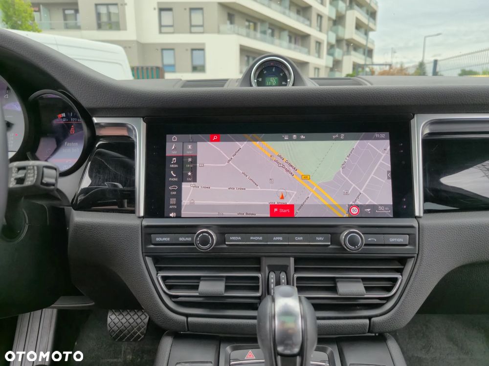 Porsche Macan S - 23