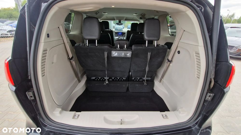 Chrysler Pacifica - 20