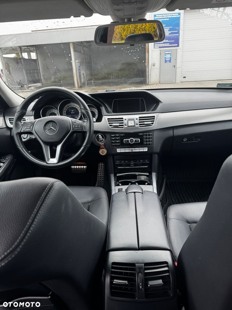 Mercedes-Benz Klasa E - 9