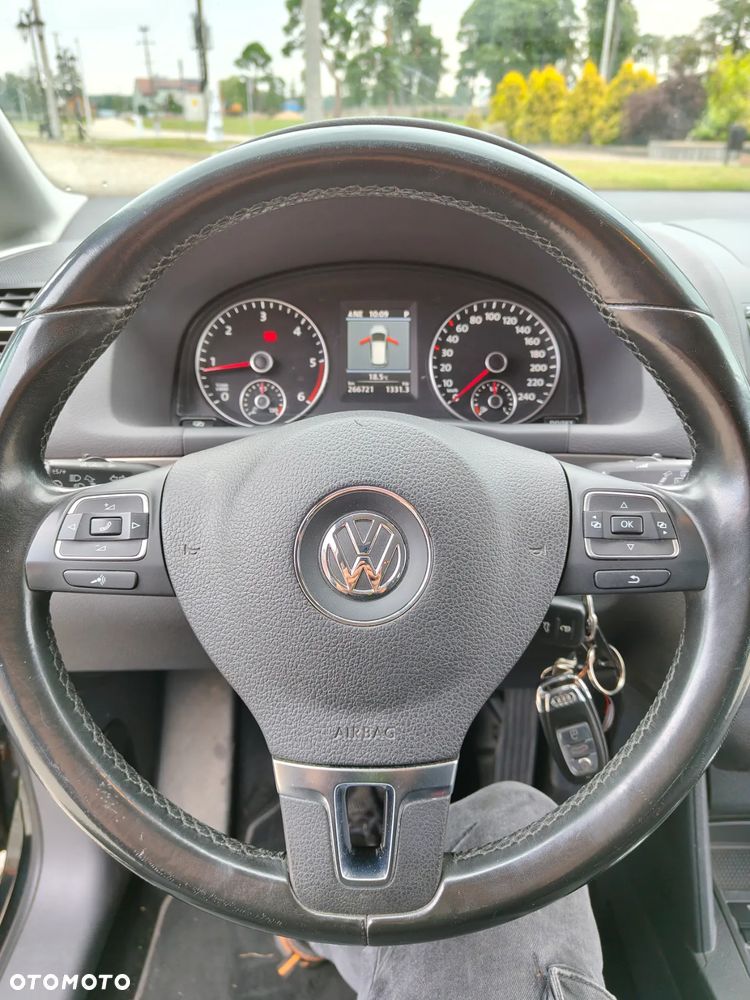 Volkswagen Touran 2.0 TDI DPF DSG Highline - 31