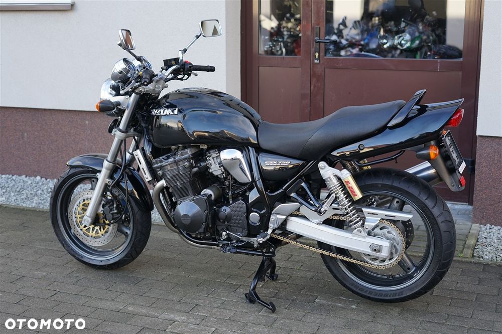 Suzuki GSX - 21